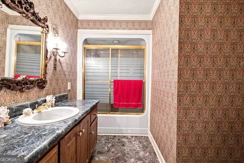 Bath - 7397 Cave Spring Rd SW, Cave Spring, GA 30124 photo 3 of 4