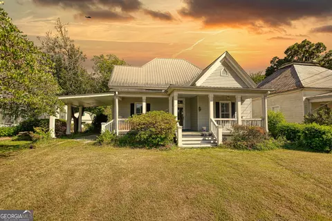706 S Railroad St, Shady Dale, GA 31085