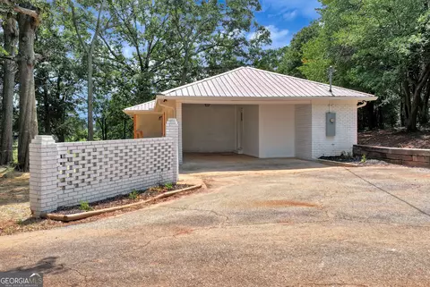 Exterior - 2357 Comer Rd, Comer, GA 30629 photo 4 of 11