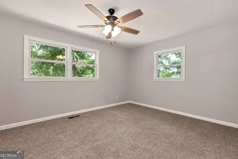 Bedroom - 2357 Comer Rd, Comer, GA 30629 photo 5 of 6