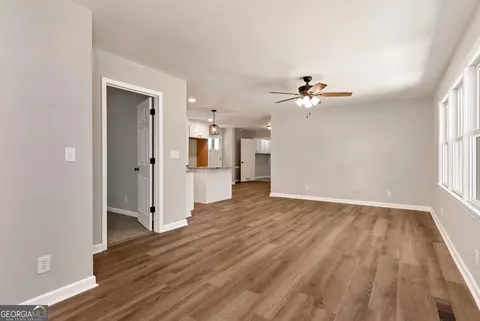 Living - 2357 Comer Rd, Comer, GA 30629 photo 3 of 3