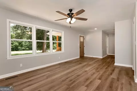 Living - 2357 Comer Rd, Comer, GA 30629 photo 1 of 3