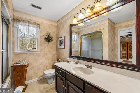 Bath - 1444 Thrasher Hls, Dalton, GA 30721 photo 5 of 5