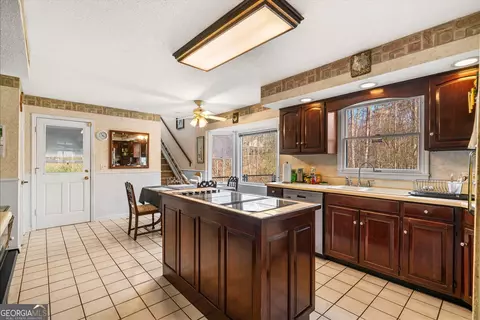 Kitchen - 1444 Thrasher Hls, Dalton, GA 30721 photo 1 of 8