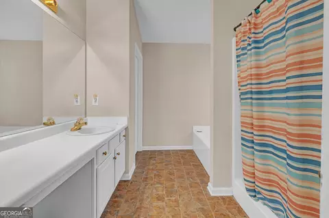 Bath - 200 Syracuse Ln, Covington, GA 30016 photo 1 of 4
