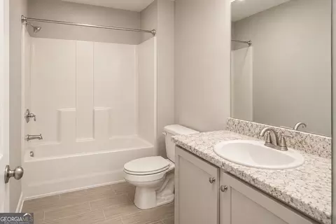 Bath - 235 Flatcreek Dr, Lagrange, GA 30241 photo 1 of 1