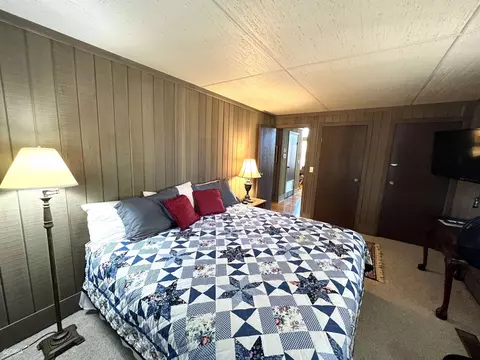 Bedroom - 85 St Moritz Dr, Pine Mountain, GA 31822 photo 2 of 5
