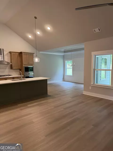 Living - 404 Tanners Bridge Rd, Bethlehem, GA 30620 photo 2 of 2