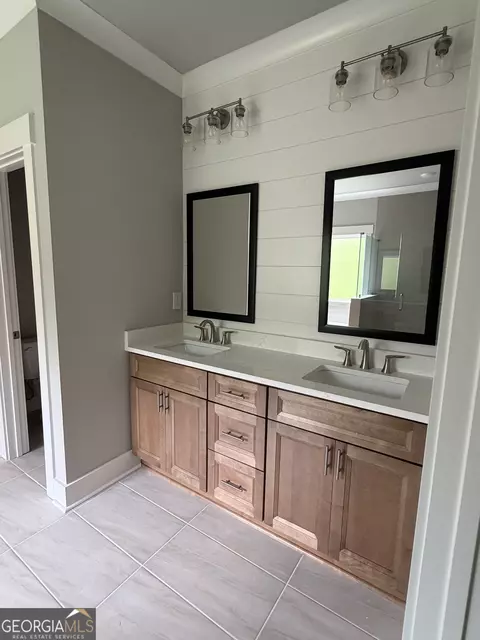 Bath - 404 Tanners Bridge Rd, Bethlehem, GA 30620 photo 1 of 3