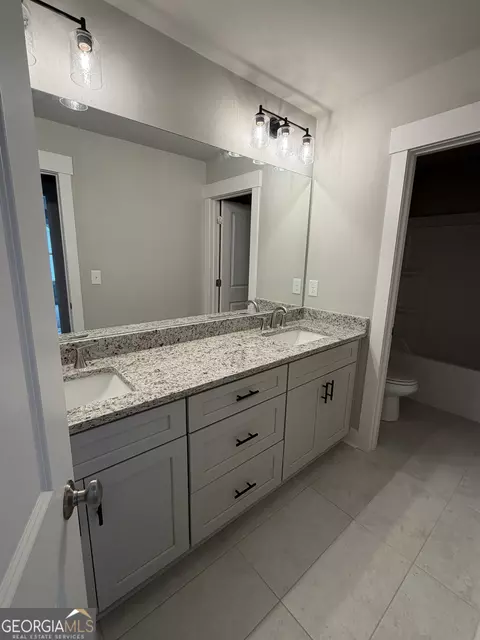 Bath - 396 Tanners Bridge Rd, Bethlehem, GA 30620 photo 3 of 4