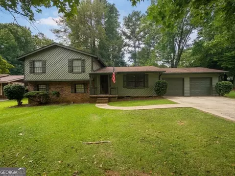 1 Logwood Ln, Newnan, GA 30265
