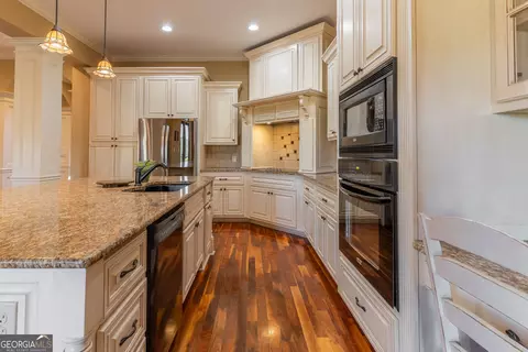 Kitchen - 1631 Red Cedar Rd, Commerce, GA 30530 photo 5 of 6