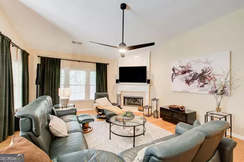 Living - 4903 Eagles Ridge Loop, Lithonia, GA 30038 photo 3 of 3