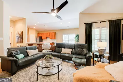 Living - 4903 Eagles Ridge Loop, Lithonia, GA 30038 photo 1 of 3