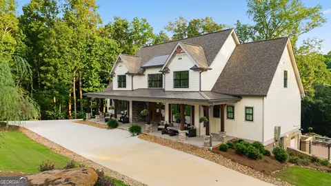 Exterior - 109 Forest Pointe Dr, Forsyth, GA 31029 photo 2 of 18