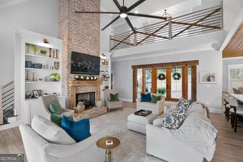 Living - 109 Forest Pointe Dr, Forsyth, GA 31029 photo 4 of 5