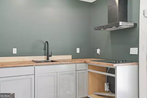 Kitchen - 334 E Tugalo St, Toccoa, GA 30577 photo 8 of 9