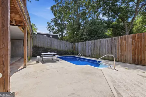 Exterior - 334 E Tugalo St, Toccoa, GA 30577 photo 10 of 12