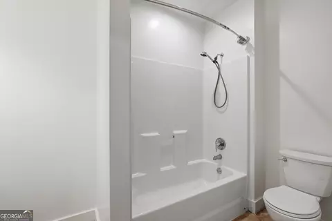 Bath - 334 E Tugalo St, Toccoa, GA 30577 photo 6 of 7