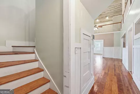 Entry Way - 334 E Tugalo St, Toccoa, GA 30577 photo 5 of 6
