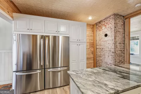 Kitchen - 334 E Tugalo St, Toccoa, GA 30577 photo 4 of 9