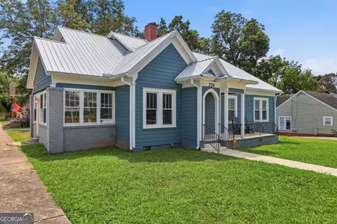 Exterior - 334 E Tugalo St, Toccoa, GA 30577 photo 2 of 12