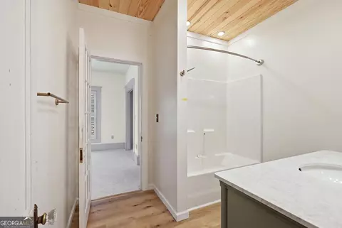 Entry Way - 334 E Tugalo St, Toccoa, GA 30577 photo 4 of 6