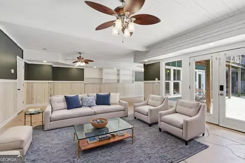 Living - 334 E Tugalo St, Toccoa, GA 30577 photo 6 of 7