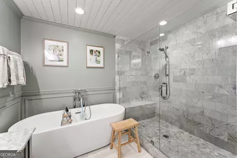Bath - 305 A Rolling Acres Ct, Jefferson, GA 30549 photo 4 of 10