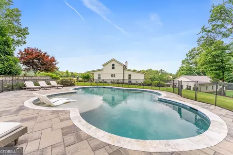 Exterior - 305 A Rolling Acres Ct, Jefferson, GA 30549 photo 19 of 31
