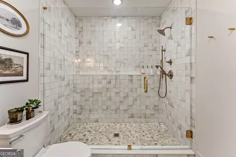 Bath - 305 A Rolling Acres Ct, Jefferson, GA 30549 photo 9 of 10