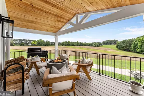 Exterior - 305 A Rolling Acres Ct, Jefferson, GA 30549 photo 5 of 31
