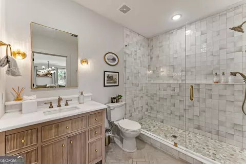 Bath - 305 A Rolling Acres Ct, Jefferson, GA 30549 photo 10 of 10