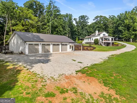 Exterior - 305 A Rolling Acres Ct, Jefferson, GA 30549 photo 4 of 31