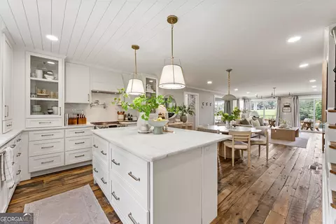 Kitchen - 305 A Rolling Acres Ct, Jefferson, GA 30549 photo 4 of 8
