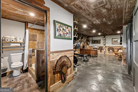 Bath - 305 A Rolling Acres Ct, Jefferson, GA 30549 photo 7 of 10