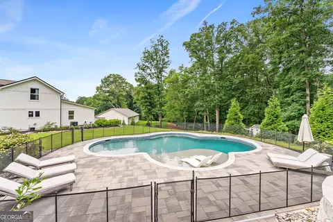 Exterior - 305 A Rolling Acres Ct, Jefferson, GA 30549 photo 15 of 31