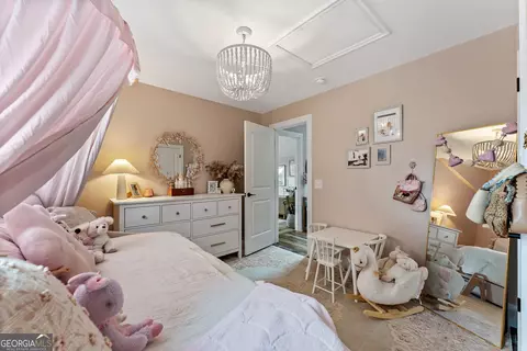 Bedroom - 305 A Rolling Acres Ct, Jefferson, GA 30549 photo 5 of 7