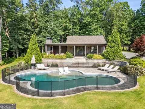 Exterior - 305 A Rolling Acres Ct, Jefferson, GA 30549 photo 13 of 31