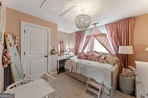 Bedroom - 305 A Rolling Acres Ct, Jefferson, GA 30549 photo 4 of 7