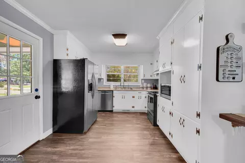 Kitchen - 38 Julia Ln, Toccoa, GA 30577 photo 2 of 3