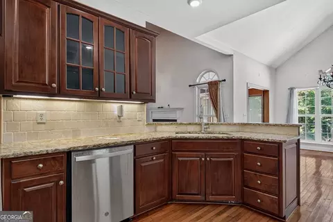 Kitchen - 4002 White Oak Ln, Lagrange, GA 30240 photo 2 of 4