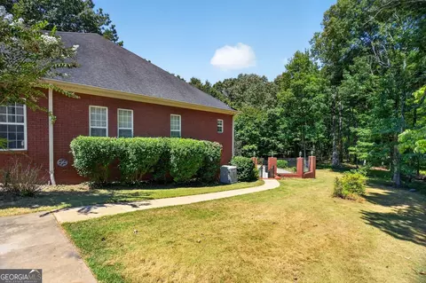 Exterior - 4002 White Oak Ln, Lagrange, GA 30240 photo 4 of 8