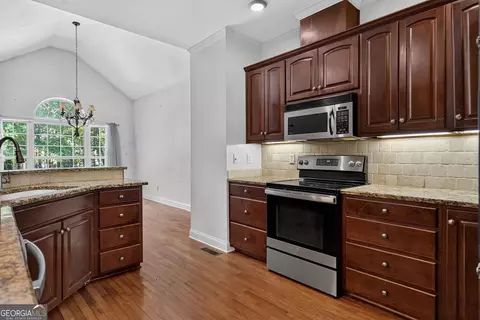 Kitchen - 4002 White Oak Ln, Lagrange, GA 30240 photo 3 of 4