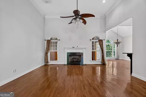 Living - 4002 White Oak Ln, Lagrange, GA 30240 photo 4 of 7