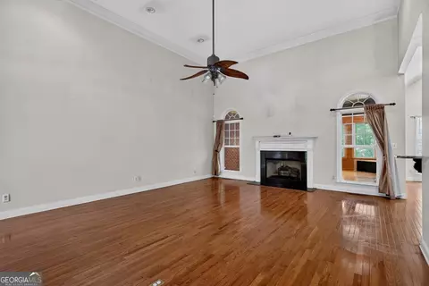 Living - 4002 White Oak Ln, Lagrange, GA 30240 photo 2 of 7