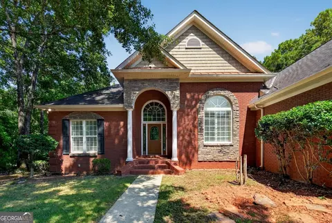 Exterior - 4002 White Oak Ln, Lagrange, GA 30240 photo 3 of 8