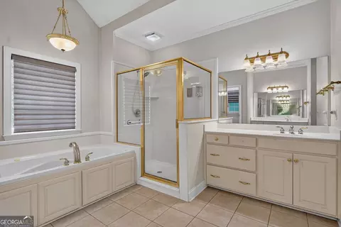 Bath - 4002 White Oak Ln, Lagrange, GA 30240 photo 2 of 5