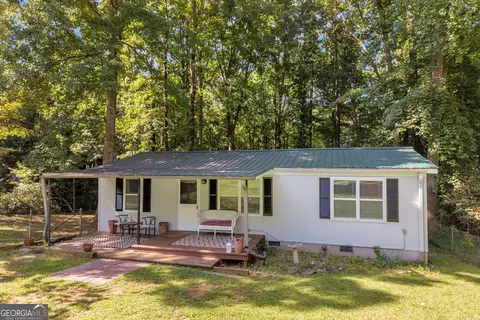 121 Lake View Ct, Lavonia, GA 30553