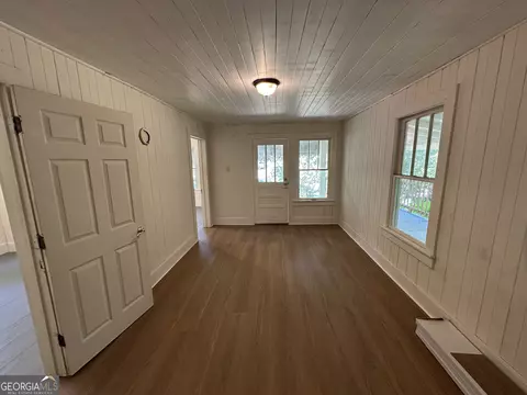 Living - 133 Avon St, Toccoa, GA 30577 photo 2 of 3